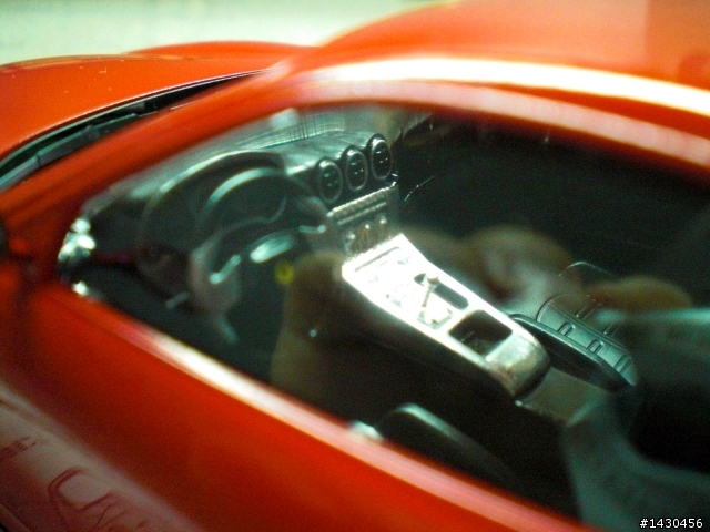 FERRARI F-550 1/24模型車