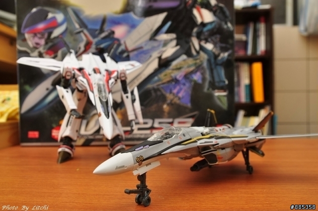 [共襄盛舉] 超時空要塞F  VF-25骷髏小隊! 出擊!!!!
