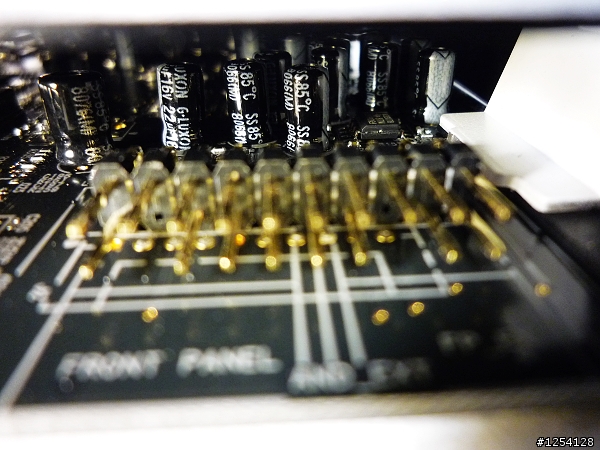 [開箱文] Creative X-Fi Titanium Fatal1ty Champion Series (PCI-E)