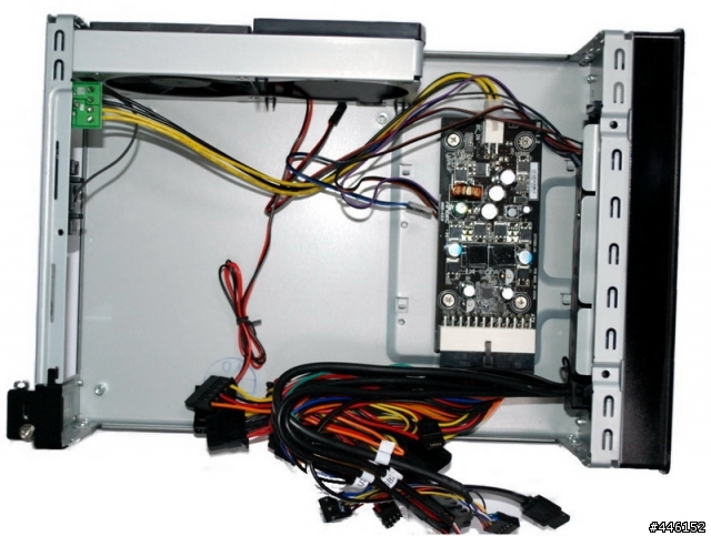 【開箱】美型Mini-ITX機殼 Antec ISK 300-65
