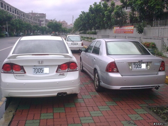 歷經千辛萬苦...終於把小白(civic)娶進門了...