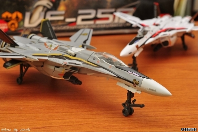 [共襄盛舉] 超時空要塞F  VF-25骷髏小隊! 出擊!!!!