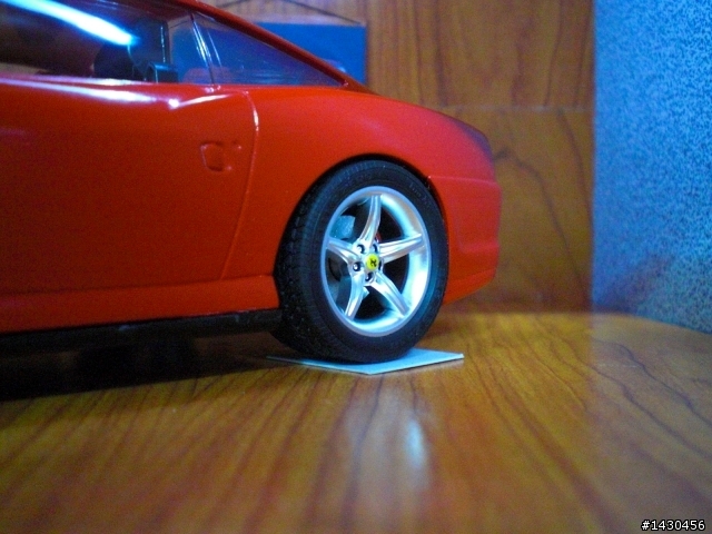 FERRARI F-550 1/24模型車