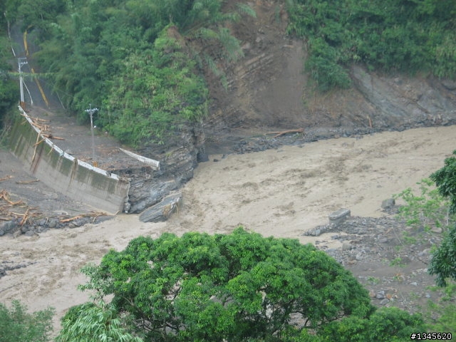 阿里山的鄒族朋友們，非常感謝各界馳援，讓他們可以如此迅速重建家園~~