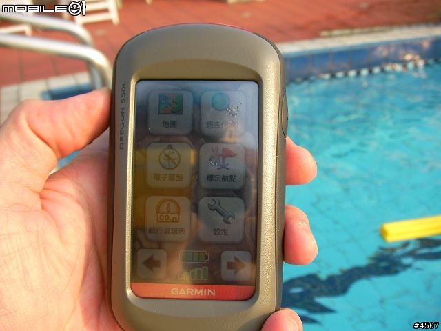 [惡搞]Garmin OREGON 550t 防水測試及水中攝影