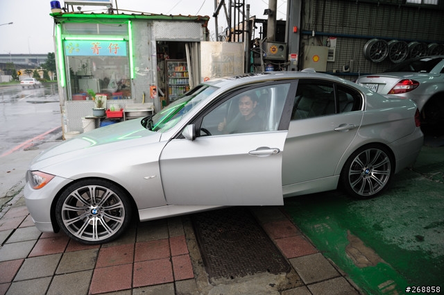 第一換335I-4門改M3選配19吋框&碼牌CSC3開箱照
