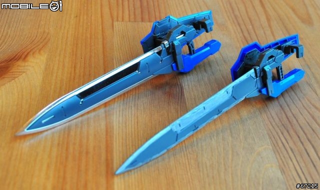 [真的是傷眼的分享] 天使的進化: 1/100 Gundam Exia V.S. MG Gundam Exia (圖多)