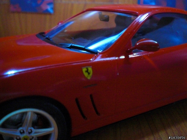 FERRARI F-550 1/24模型車