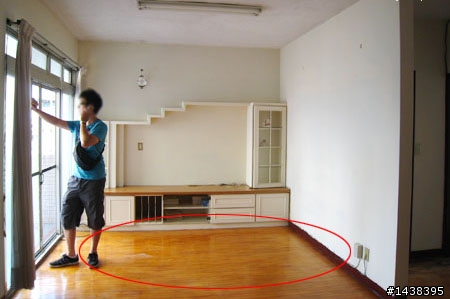 ＊HELP~~木地板隆起變成小山丘了！>