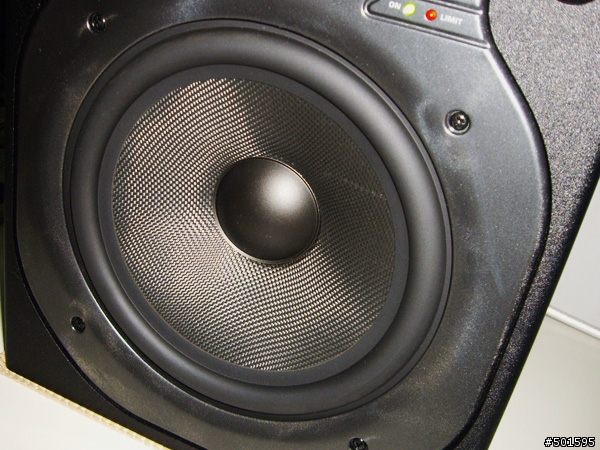 [開箱]重裝30公斤、主動式 監聽喇叭 BEHRINGER B3031A