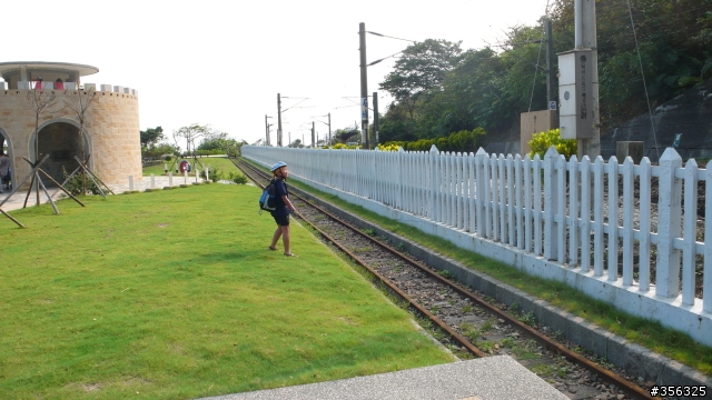 [遊記] 區間火車+單車+搭船的複合路線 烏石港賞鯨+草嶺隧道+東北角海岸一日遊