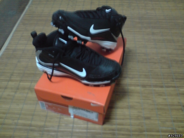 <開箱>NIKE MVP MCS 膠釘壘球鞋