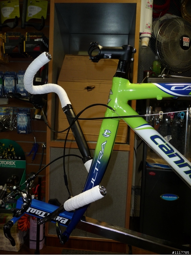 09年 cannondale日本拉回的 caad9 水瓦斯車隊版本