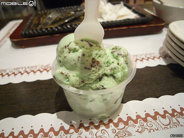 踢到鐵板 炭烤平價牛排飲食館