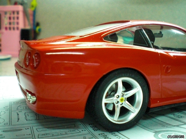 FERRARI F-550 1/24模型車