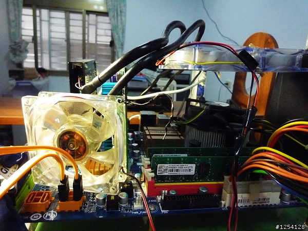 [開箱文] Creative X-Fi Titanium Fatal1ty Champion Series (PCI-E)