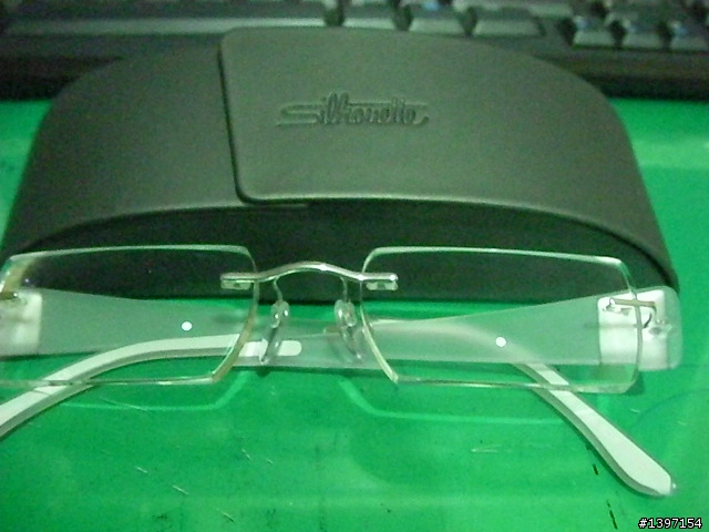 infinity眼鏡  與 silhouette眼鏡  有圖