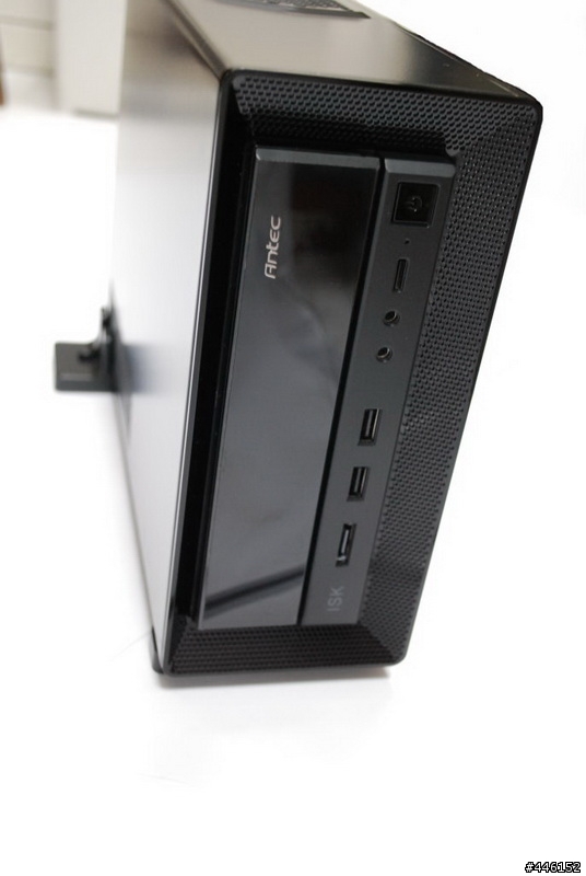 【開箱】美型Mini-ITX機殼 Antec ISK 300-65