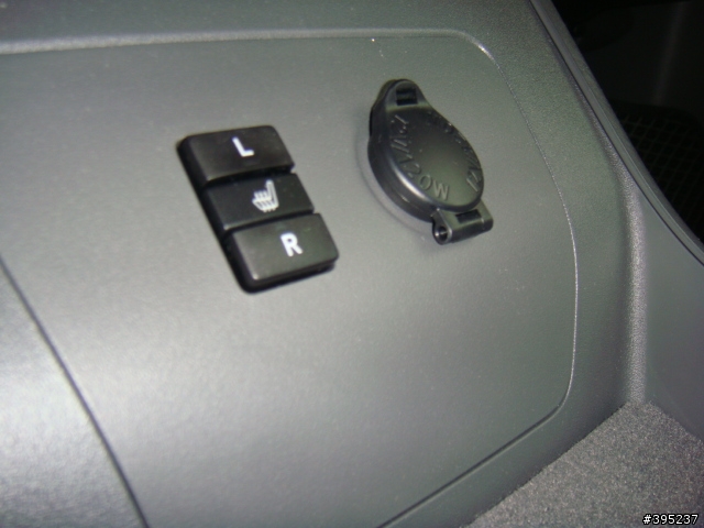 遲來的台灣版 Prius III 不專業開箱文 [圖多] 8/7 更新完畢