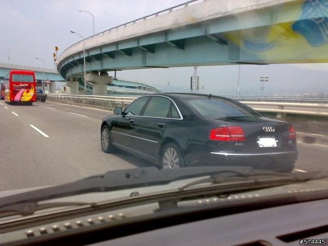 AUDI A8L 4.2隨便看看吧~