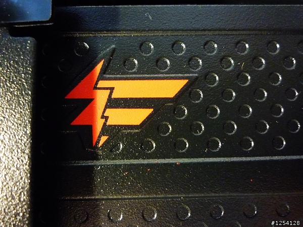 [開箱文] Creative X-Fi Titanium Fatal1ty Champion Series (PCI-E)