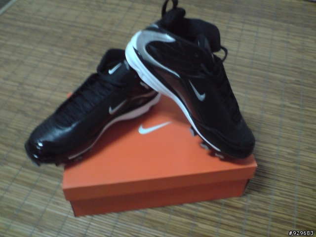 <開箱>NIKE MVP MCS 膠釘壘球鞋