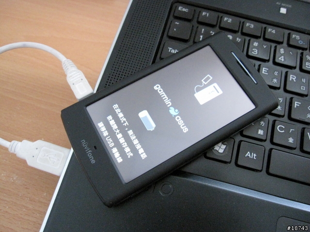 [實測] 比 GPS 導航車機更厲害！Garmin-Asus G60 導航手機