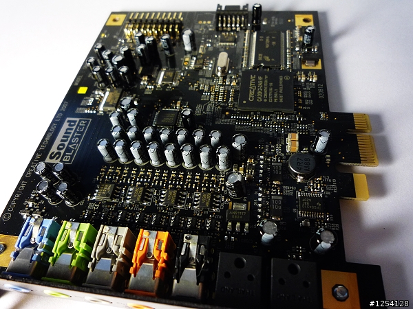 [開箱文] Creative X-Fi Titanium Fatal1ty Champion Series (PCI-E)