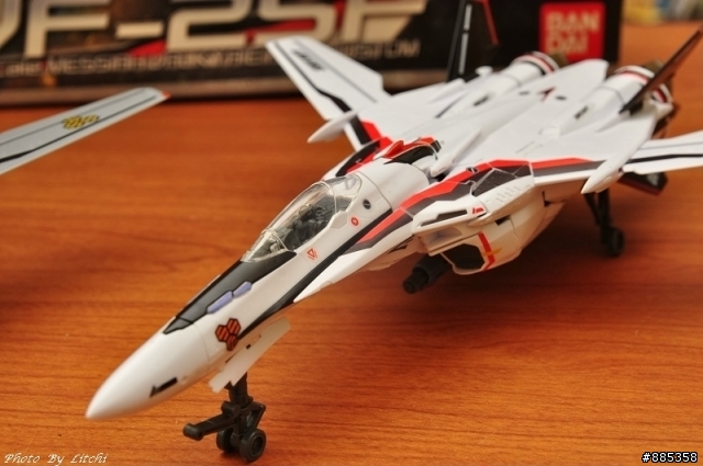 [共襄盛舉] 超時空要塞F  VF-25骷髏小隊! 出擊!!!!