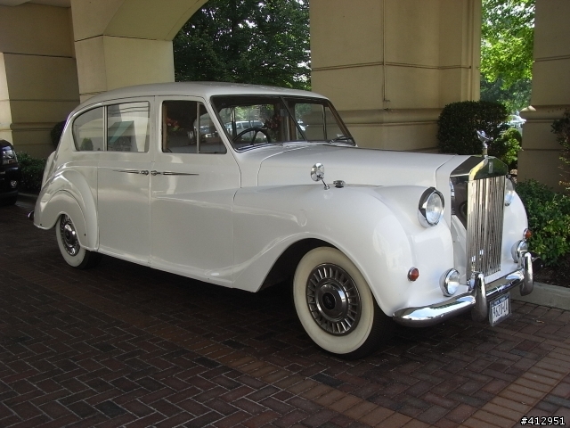Hyatt 的 左駕古董 Rolls-Royce