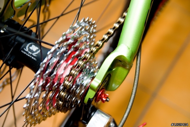 {分享}自組CANNONDALE登山車心路歷程.圖特多喔