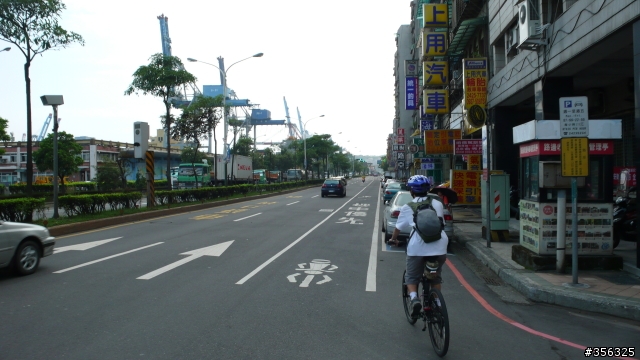 [遊記] 單車基隆東西岸經典行-觀看麗星郵輪進港+基隆燈塔.....