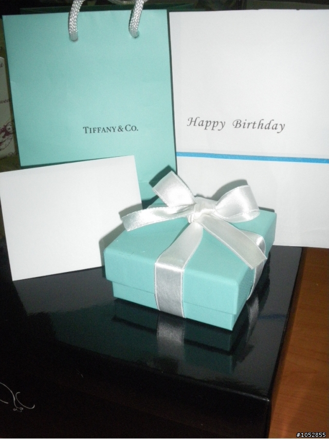 女王生日禮 TIFFANY&C .+卡片+生日蛋糕