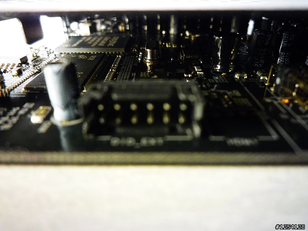 [開箱文] Creative X-Fi Titanium Fatal1ty Champion Series (PCI-E)