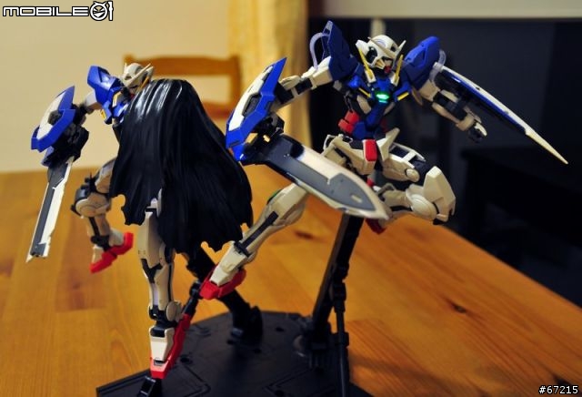 [真的是傷眼的分享] 天使的進化: 1/100 Gundam Exia V.S. MG Gundam Exia (圖多)