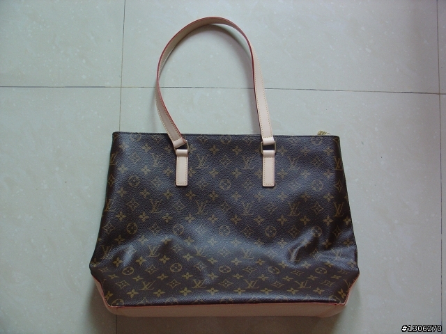 人生第一個名牌包~LV