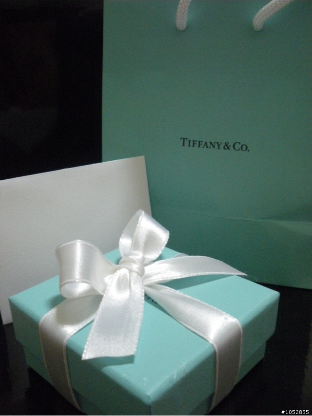 女王生日禮 TIFFANY&C .+卡片+生日蛋糕
