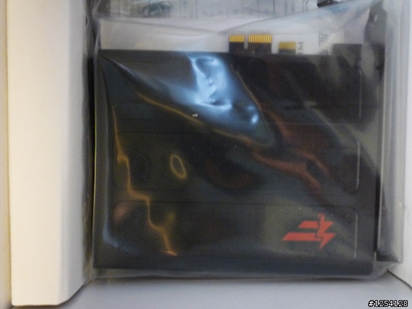 [開箱文] Creative X-Fi Titanium Fatal1ty Champion Series (PCI-E)
