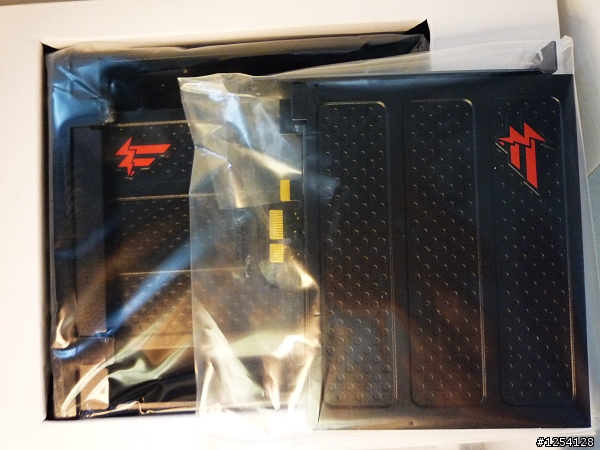 [開箱文] Creative X-Fi Titanium Fatal1ty Champion Series (PCI-E)