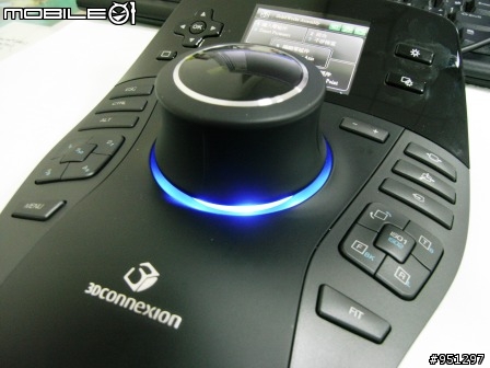 [新手開箱]Pro級的3D滑鼠 3DConnexion SpacePilot PRO