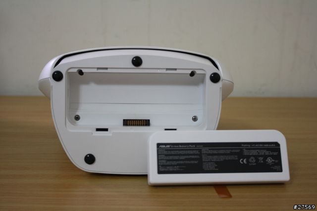 [開箱文] 巨型skype電話 ASUS AiGuru SV1 Videophone Touch for Skype