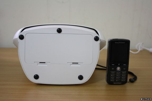 [開箱文] 巨型skype電話 ASUS AiGuru SV1 Videophone Touch for Skype
