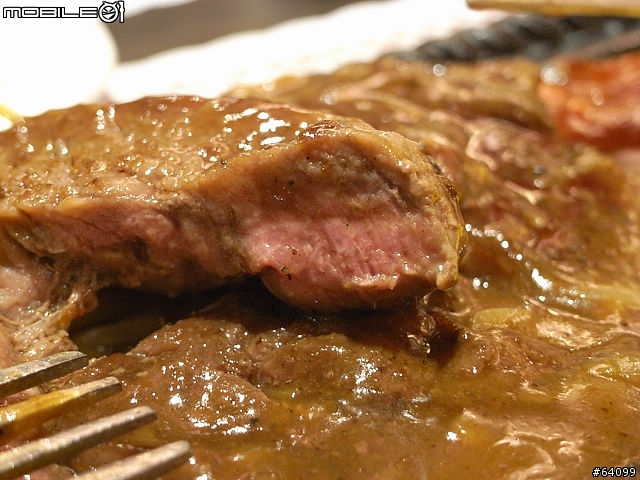 踢到鐵板 炭烤平價牛排飲食館