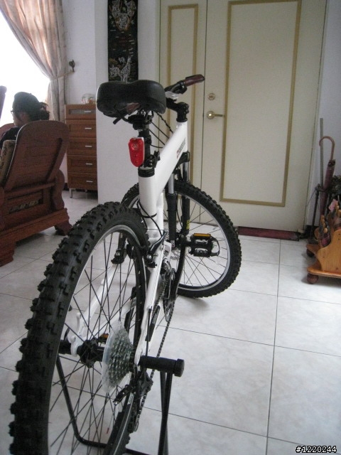 颱風夜要做什麼？簡單分享新手我朋友 HUMMER SWISSBIKE 極度不專業半開箱文