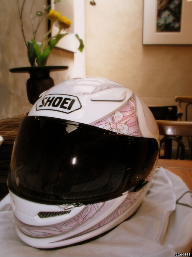 安全也可以很時尚—SHOEI Z-6 Couture