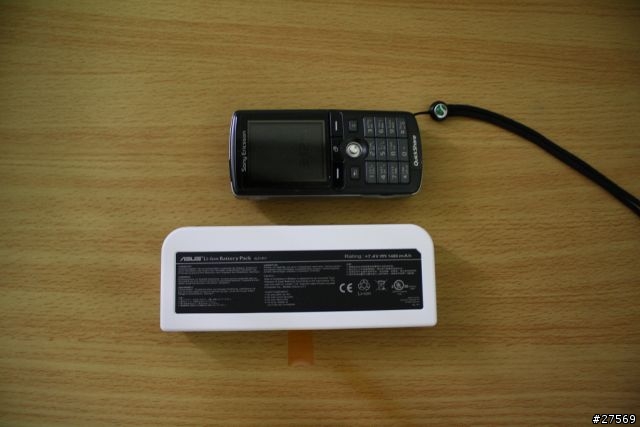 [開箱文] 巨型skype電話 ASUS AiGuru SV1 Videophone Touch for Skype
