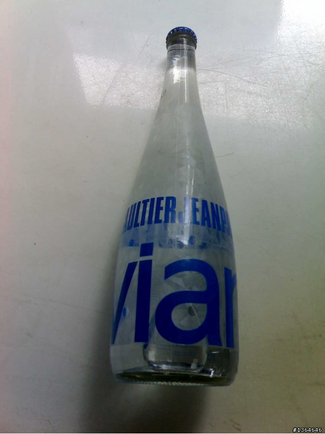 有可能是史上最貴的礦泉水之一 愛維養紀念瓶礦泉水(750ml)