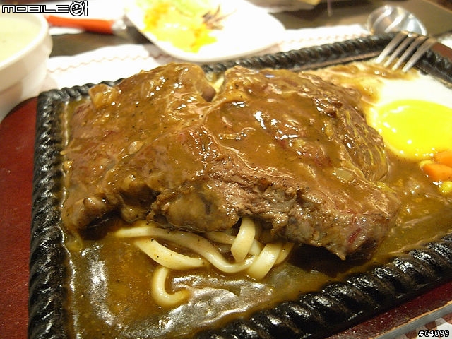踢到鐵板 炭烤平價牛排飲食館