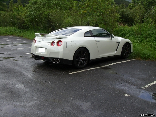 莫內巧遇戰神 GTR R35
