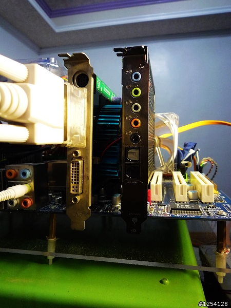 [開箱文] Creative X-Fi Titanium Fatal1ty Champion Series (PCI-E)